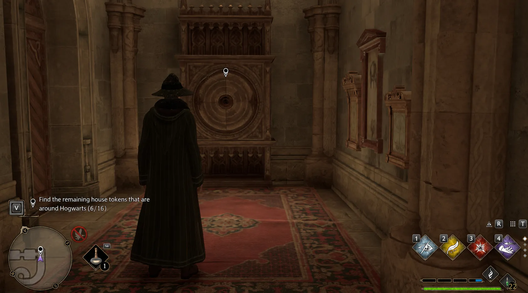 A tracked Daedalian Key cabinet marked in the Hogwarts HUD and minimap.